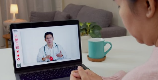 Doctor reviewing lipotropic injection dosage plan during medical consultation
